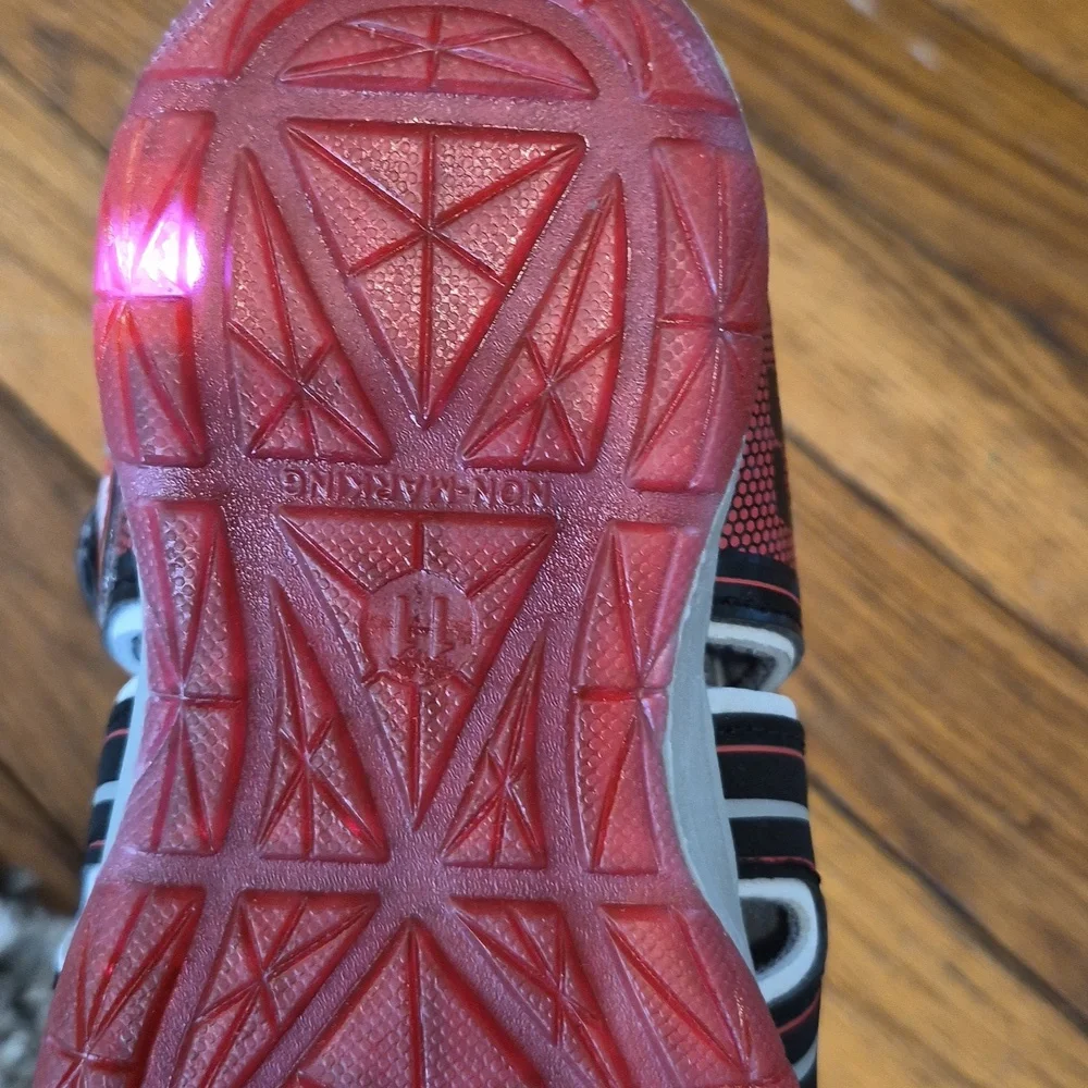 🎃 Disney Cars Kids Size 11 Light-Up Sandals